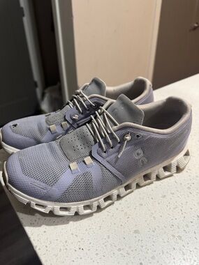 On Running Men’s Lightweight Lavender Grey Cloud Sneakers